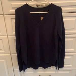 NWT JCrew Size M women’s navy blue VNeck sweater